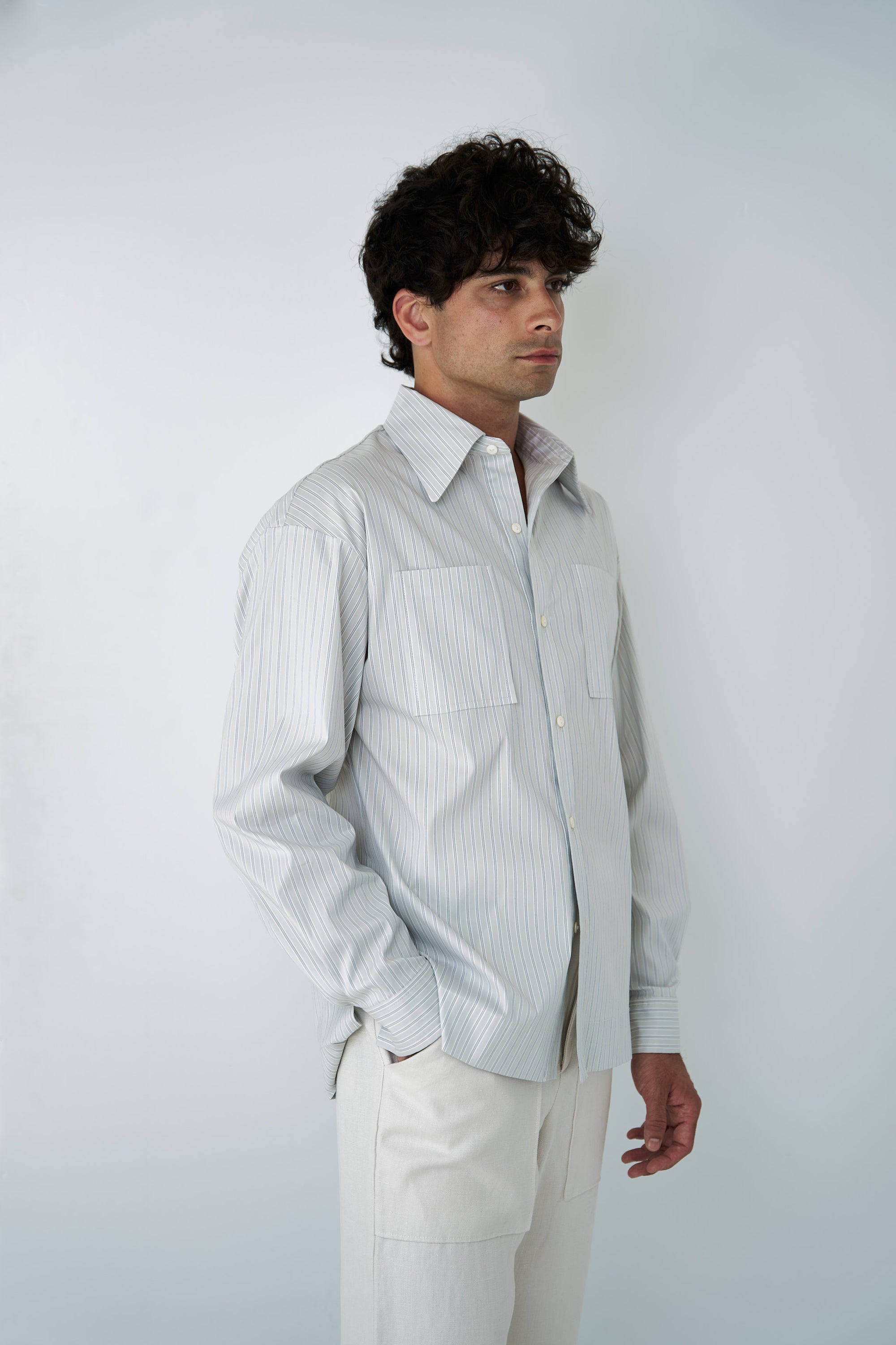 Model is 6' in size M