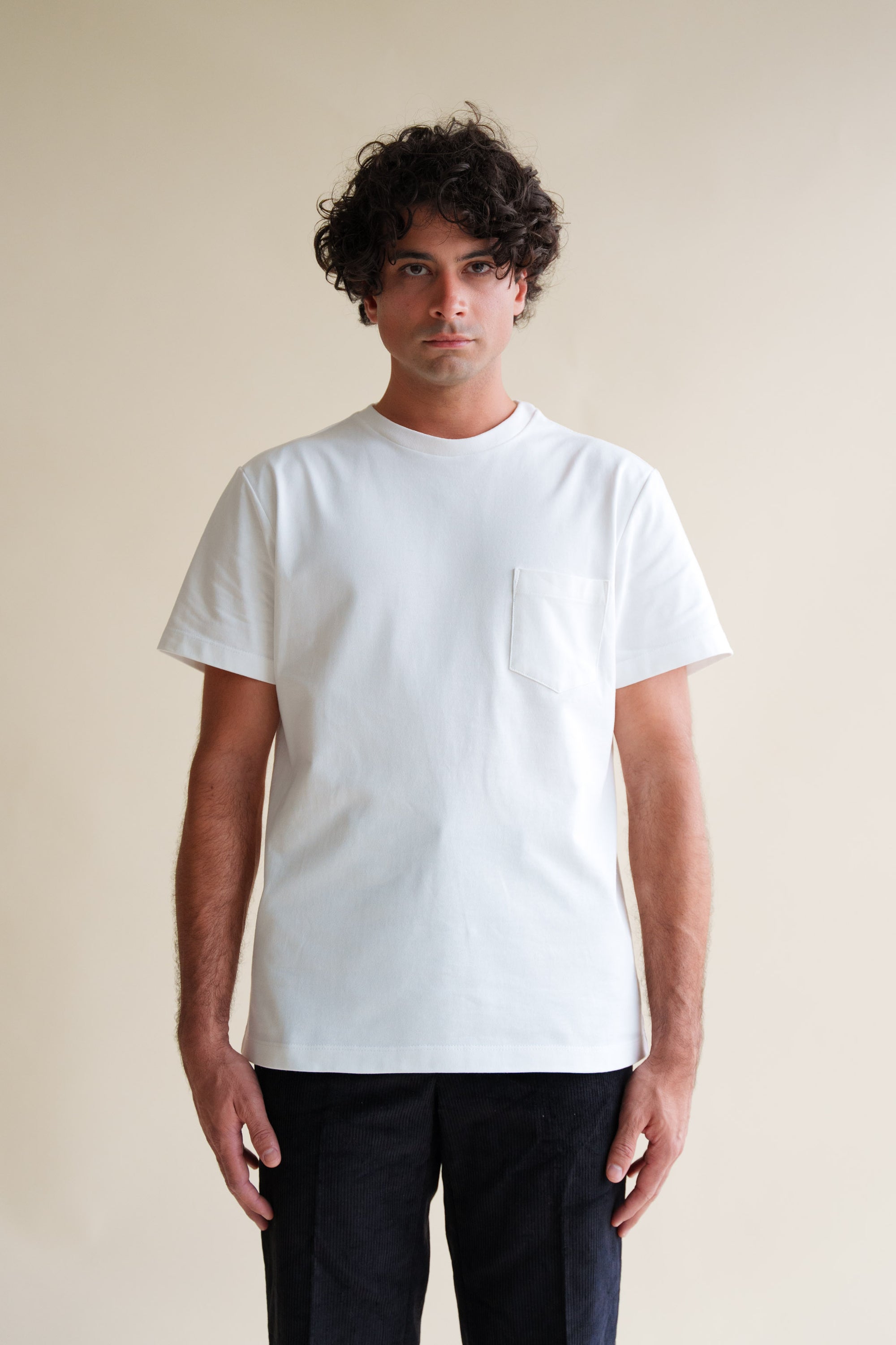 Model is 6', in size M