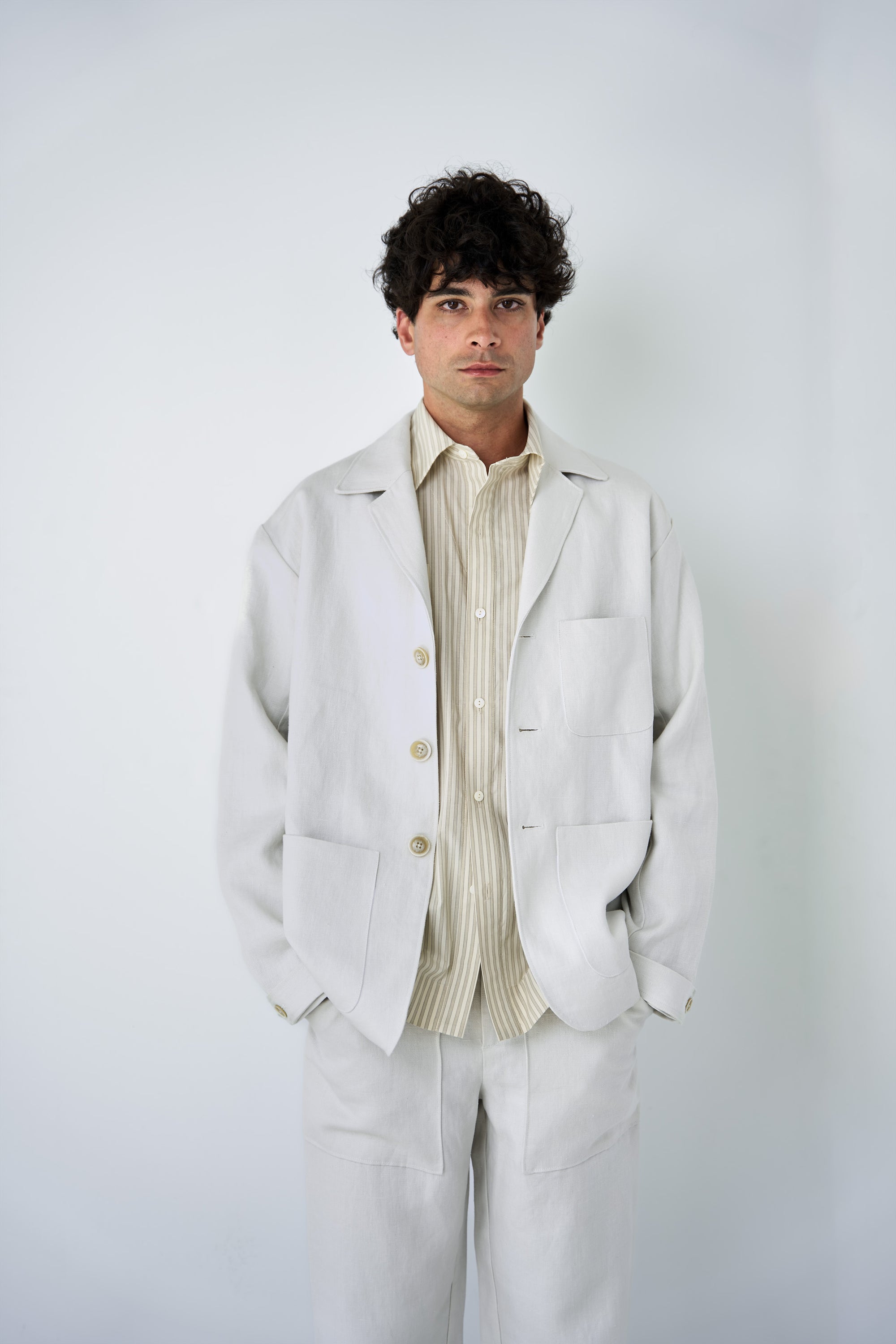 Model is 6'1" in size M