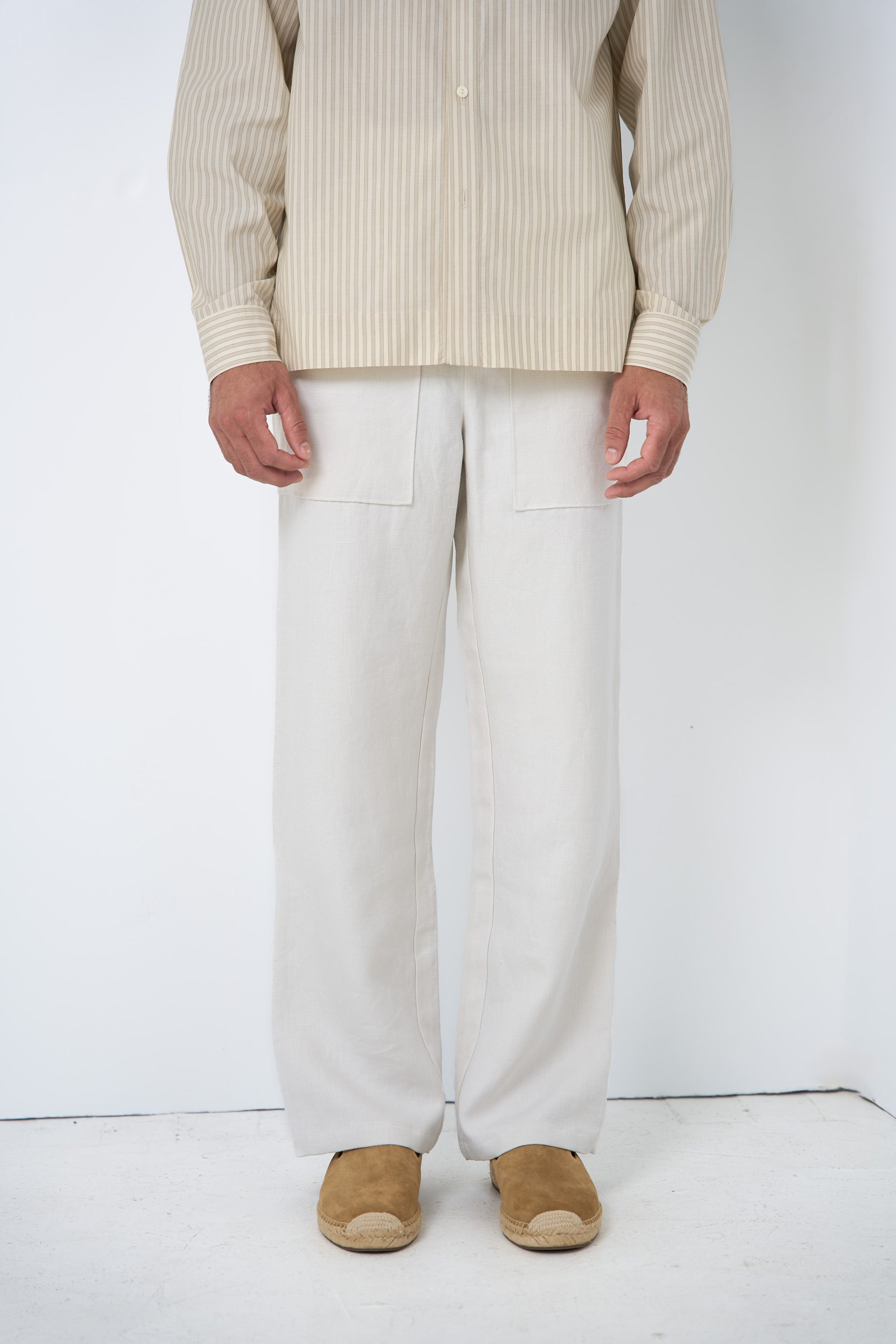 Model is 6'1" in size M