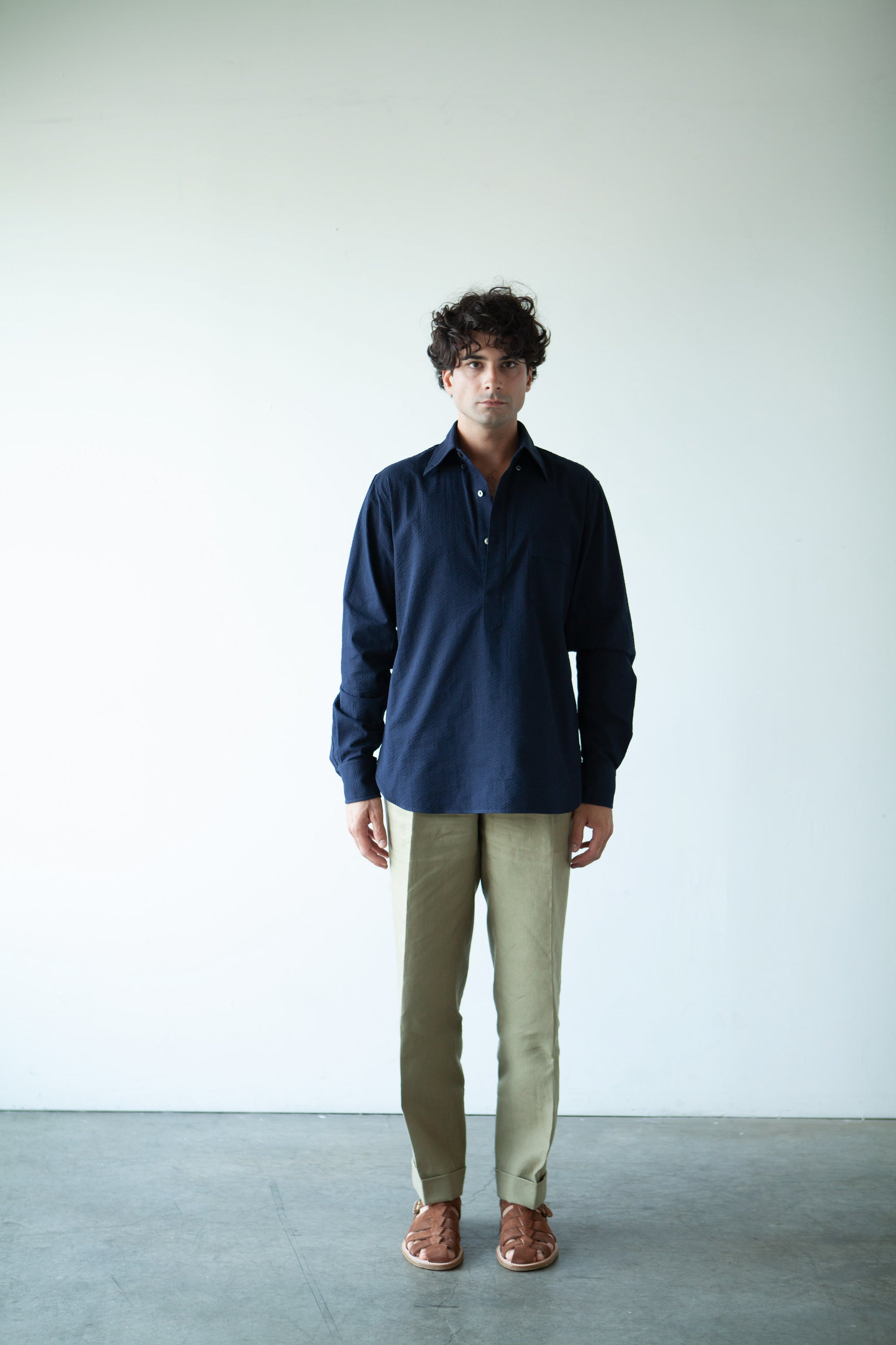 Model is 6' and in size M